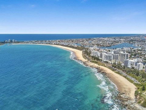 Seaview 31 Luxurious Beachside Two Bedroom Apartment In Seaview Resort With Stunning Views - Kawana Tourism 0