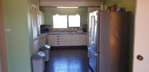 Standard Queen Size Bedroom - Kawana Tourism 0