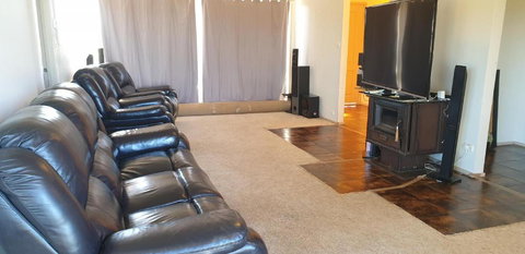 Standard Queen Size Bedroom - Kawana Tourism 2