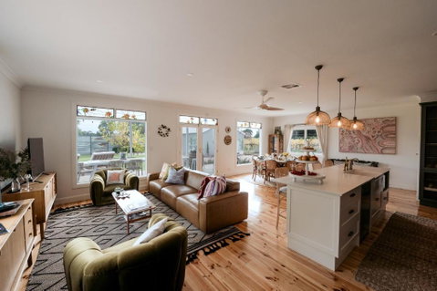 SULTANA - Maximalist Accommodation - Kawana Tourism 0