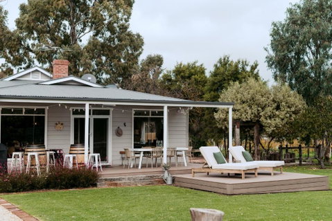 SULTANA - Maximalist Accommodation - Kawana Tourism 3