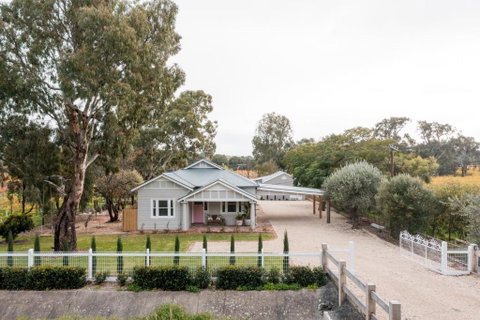 SULTANA - Maximalist Accommodation - Kawana Tourism 1