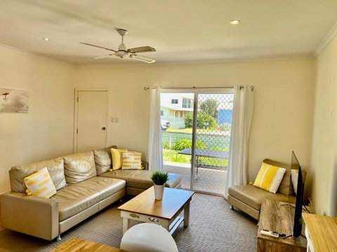 SUMMER DAYSIES - Pet Friendly WiFi - Kawana Tourism 3