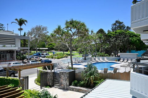 Sun, Surf, And Sand At Parkyn! - Kawana Tourism 0