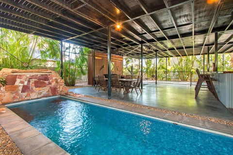 Sunset Oasis - Kawana Tourism 0