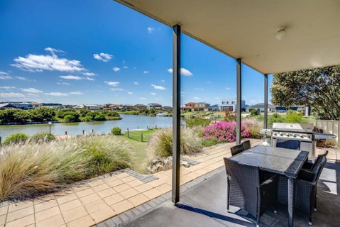 T2 12 Wentworth Pde Hindmarsh Island - No Linen Included - Kawana Tourism 1