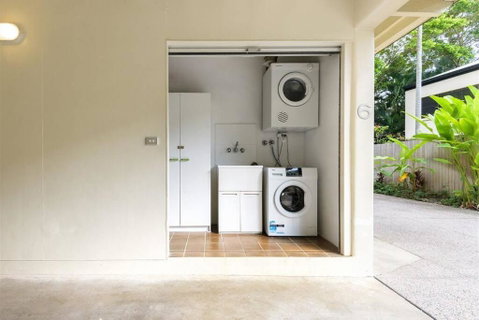 Take Advantage Of This Location - Casuarina Court - Kawana Tourism 2