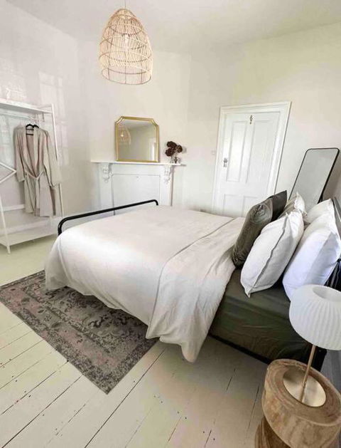 Telegraph Station Stays - Kawana Tourism 0