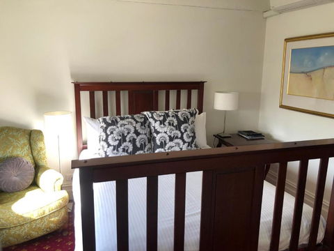 The Corner Hotel Alexandra - Kawana Tourism 3