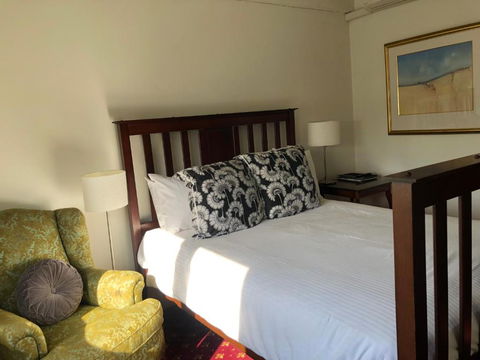 The Corner Hotel Alexandra - Kawana Tourism 2