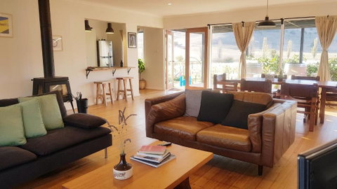 The Harvest, Ese Vineyard Cottage - Kawana Tourism 1