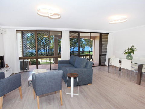 Beachport 14 - 2 BDRM Apt With Canal Views On Parkyn Pde - Kawana Tourism 3