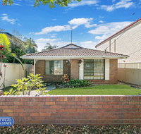 Beachside Holiday Home - Kawana Tourism