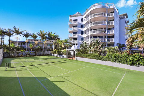 Beachside Resort Kawana Waters - Kawana Tourism 3