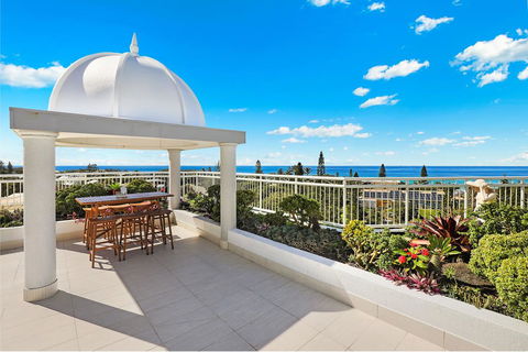 Beachside Resort Kawana Waters - Kawana Tourism 0