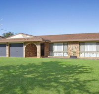 Beachway - beach access at end of street - Kawana Tourism