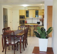 Bed and Breakfast with airport transfers and rental car - Kawana Tourism