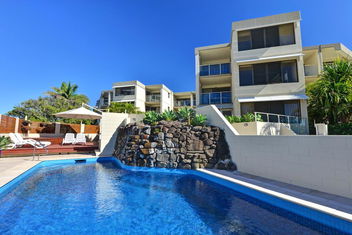 Bellardoo Holiday Apartments with Kawana Tourism