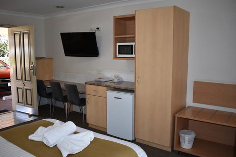 Best Western Tuscany On Tor Motor Inn - Kawana Tourism 3