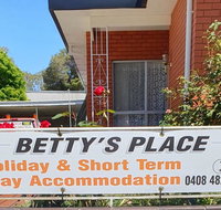 Betty's Place - Kawana Tourism