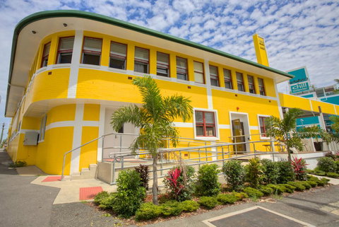 Big Bird Backpackers - Kawana Tourism 0