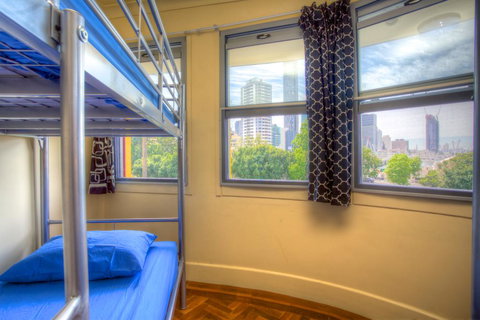 Big Bird Backpackers - Kawana Tourism 1