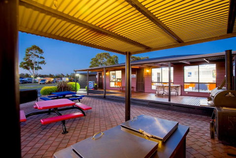 BIG4 Traralgon Park Lane Holiday Park - Kawana Tourism 3