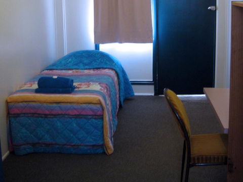 Billabong Hotel - Kawana Tourism 3