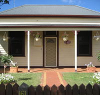 Bloomsbury Cottage - Kawana Tourism