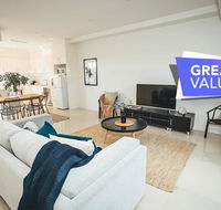 Blue Gum on First Ave - CBD Fringe WiFi Netflix - Kawana Tourism