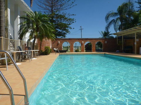 Blue Pacific Swansea - Kawana Tourism 0