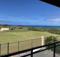 Blue Sky Escapes Seaview Apartment - Kawana Tourism