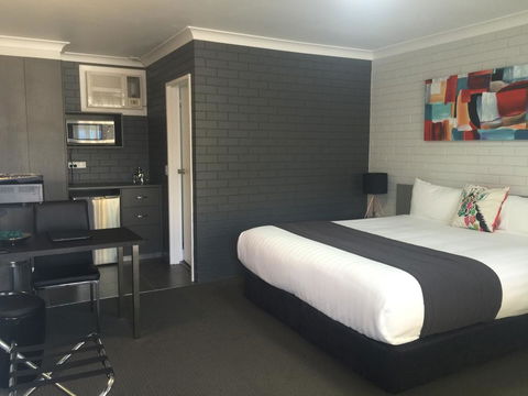 Blue Violet Motor Inn - Kawana Tourism 0