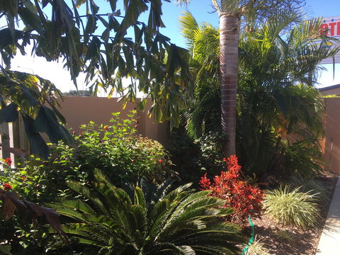 Bluewater Harbour Motel - Kawana Tourism 3