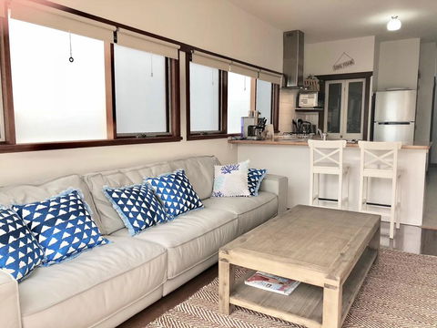 Bluey's - Kawana Tourism 1