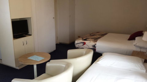 Boat Harbour Motel - Kawana Tourism 1