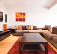 Bold modern 1 bed 10 mins from the city - Kawana Tourism