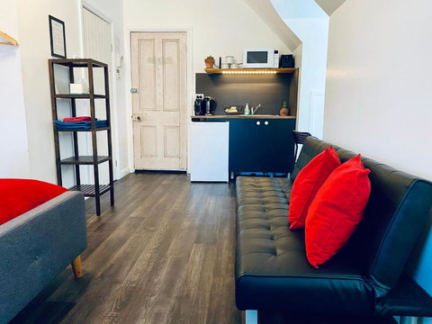 The Loft @ Denver - Kawana Tourism 3