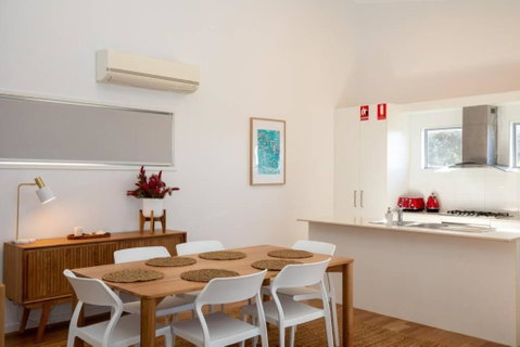 THE LOOKOUT BEACH HOUSE - Kawana Tourism 2