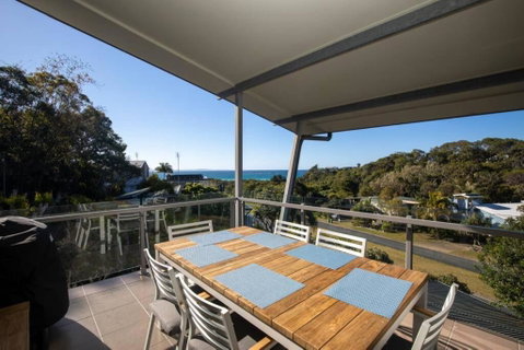THE LOOKOUT BEACH HOUSE - Kawana Tourism 1