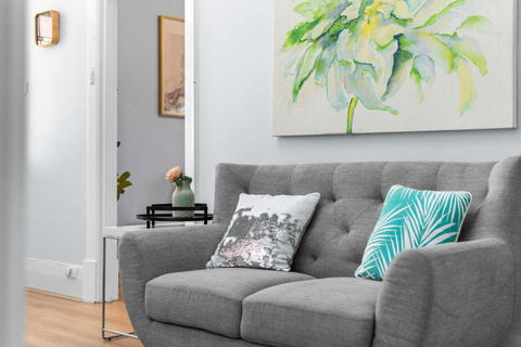 The Newly Renovated - Maylands Vacation Home - Kawana Tourism 3