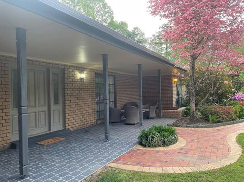 The Old Rose Farm House - Kawana Tourism 1