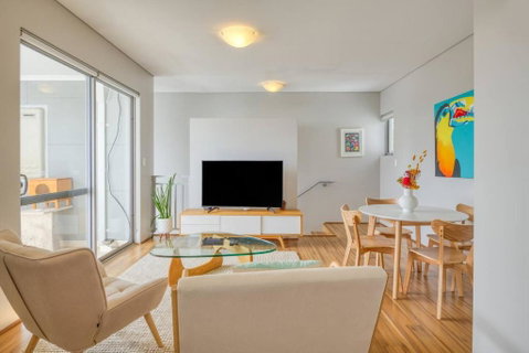 The Nordic Nook - A Relaxed Redcliffe Stay - Kawana Tourism 0
