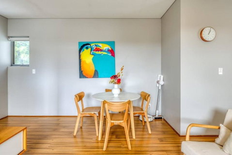 The Nordic Nook - A Relaxed Redcliffe Stay - Kawana Tourism 3