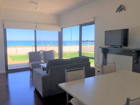 The Somerton Beach Retreat - Kawana Tourism 0