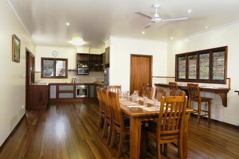 The Summit Bed & Breakfast - Kawana Tourism 3