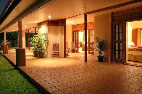 The Summit Rainforest Retreat - Kawana Tourism 0