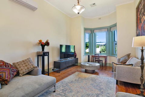 The True Home Heart Of Uraidla - Kawana Tourism 1