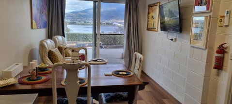 Waterfront Abode - 2 Bedrooms - Kawana Tourism 2