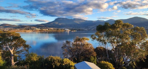 Waterfront Abode - 2 Bedrooms - Kawana Tourism 0